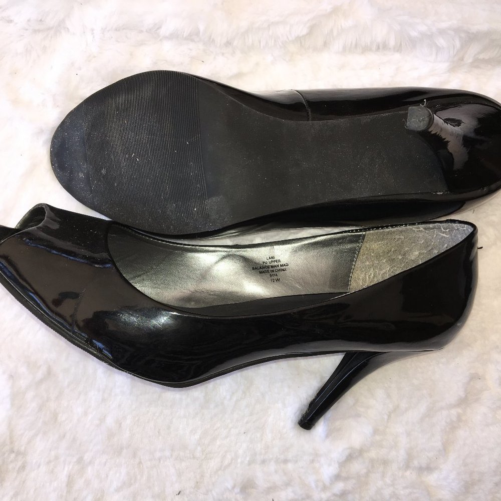 Black Patent PU Leather Peep-Toe Pumps in Size 12W